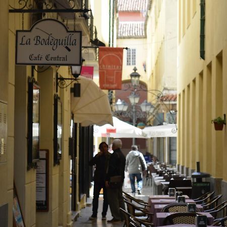 Homely Malaga Plaza Montano Exterior photo