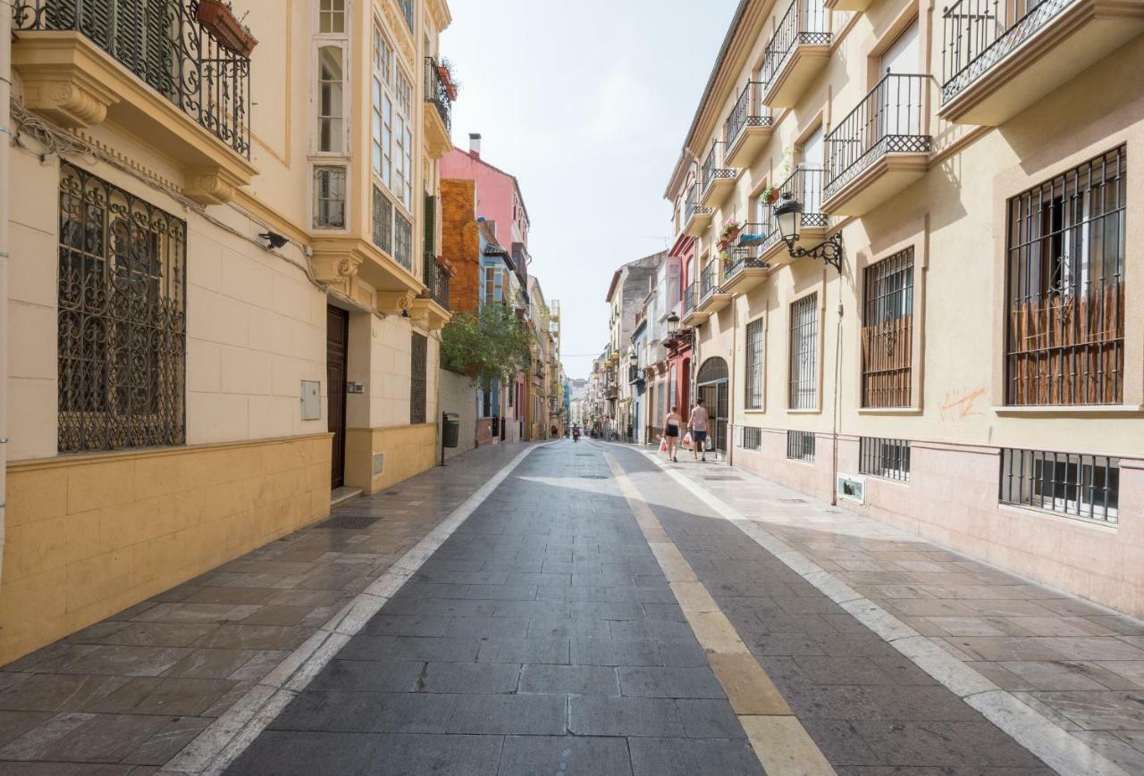 Homely Malaga Plaza Montano Exterior photo