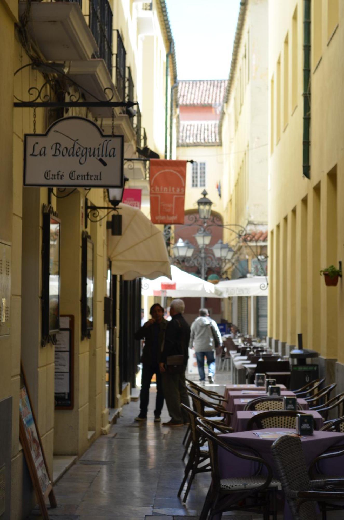 Homely Malaga Plaza Montano Exterior photo